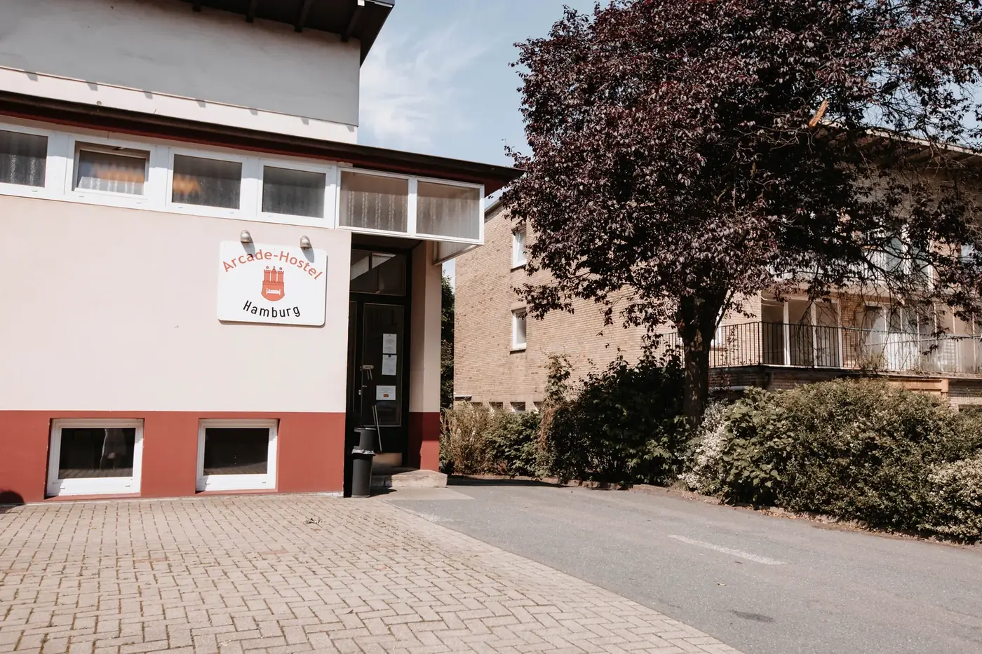 Entrance of the Arcade Hostel Hamburg