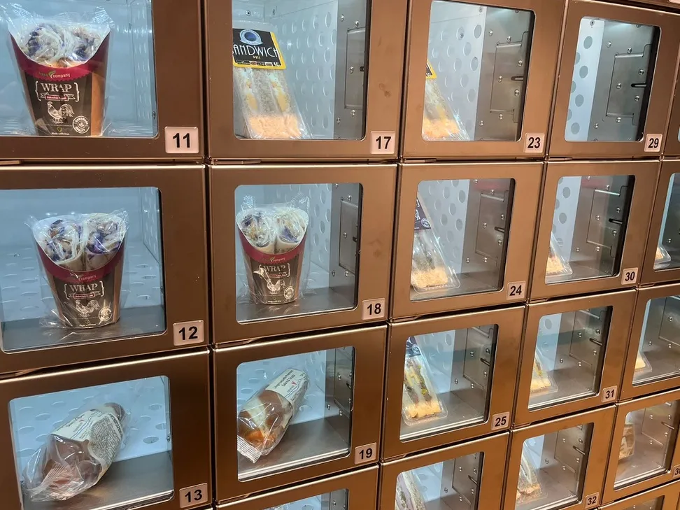 Bread selection, sandwiches, bagels and wraps in the 24/7 Mini Market