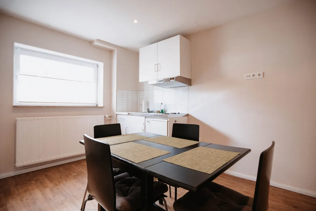 Apartment with kitchen, dining room and two bedrooms at Arcade Hostel Hamburg